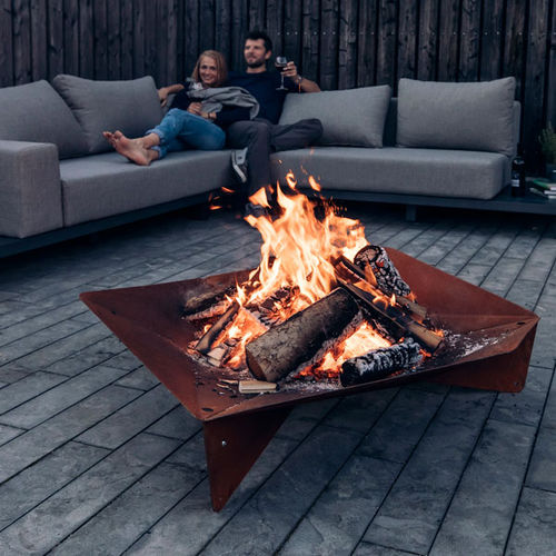 FUJI Square Cast Iron Fire Pit with Ashtray