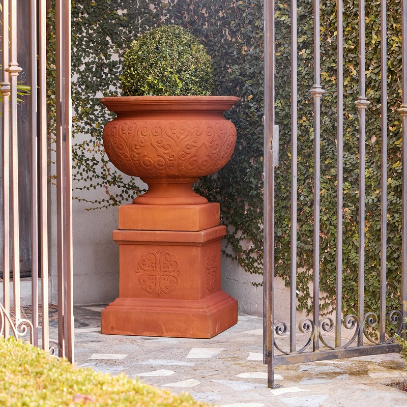 Renaissance Urn and Pedestal Front View